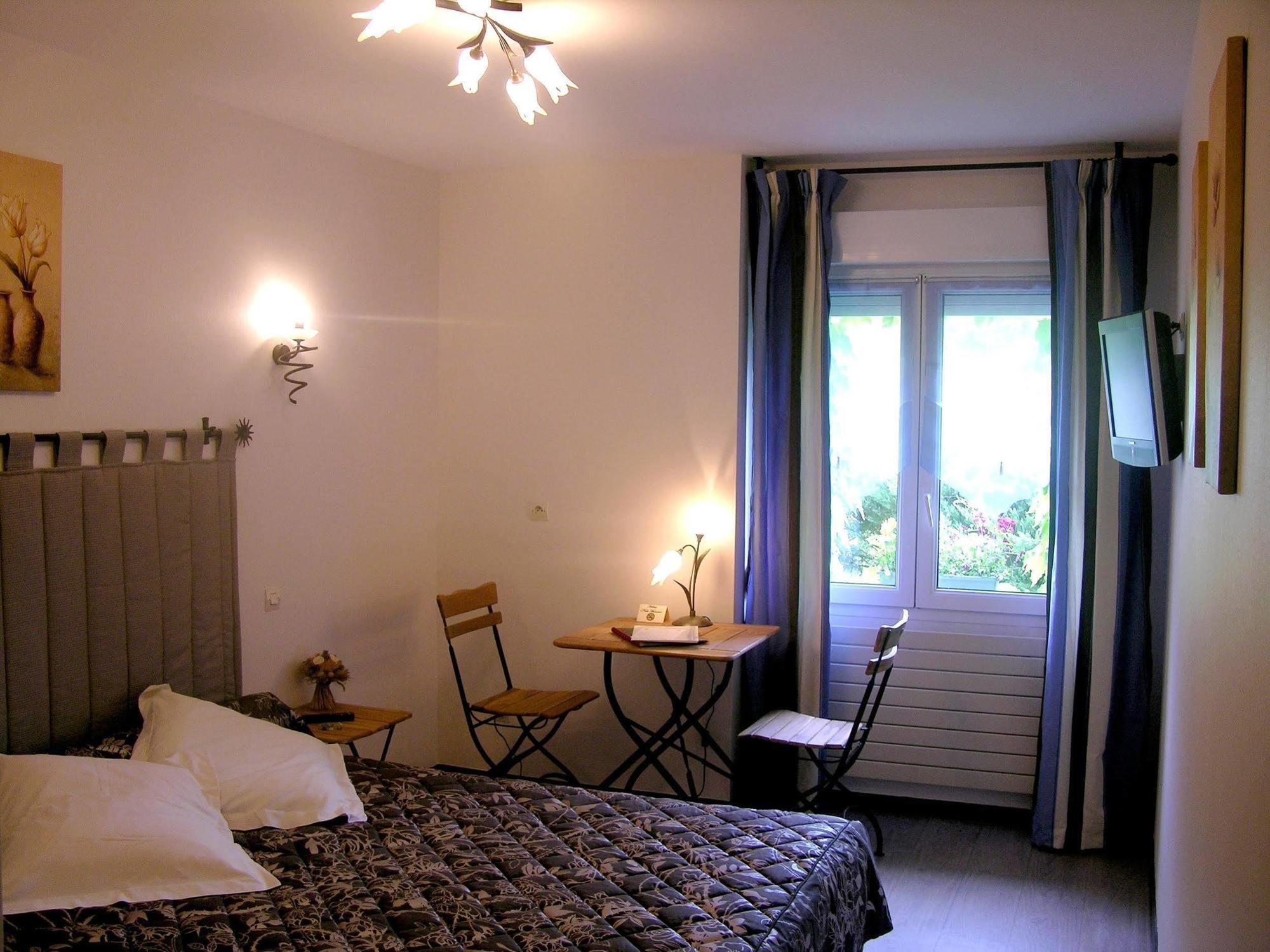 Logis Hotel Restaurant Les Norias Cazilhac  エクステリア 写真