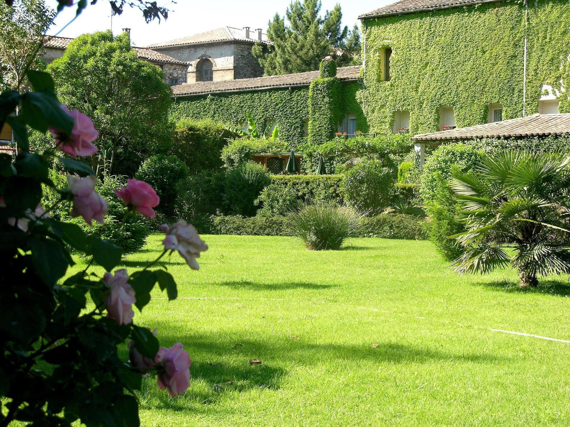 Logis Hotel Restaurant Les Norias Cazilhac  エクステリア 写真