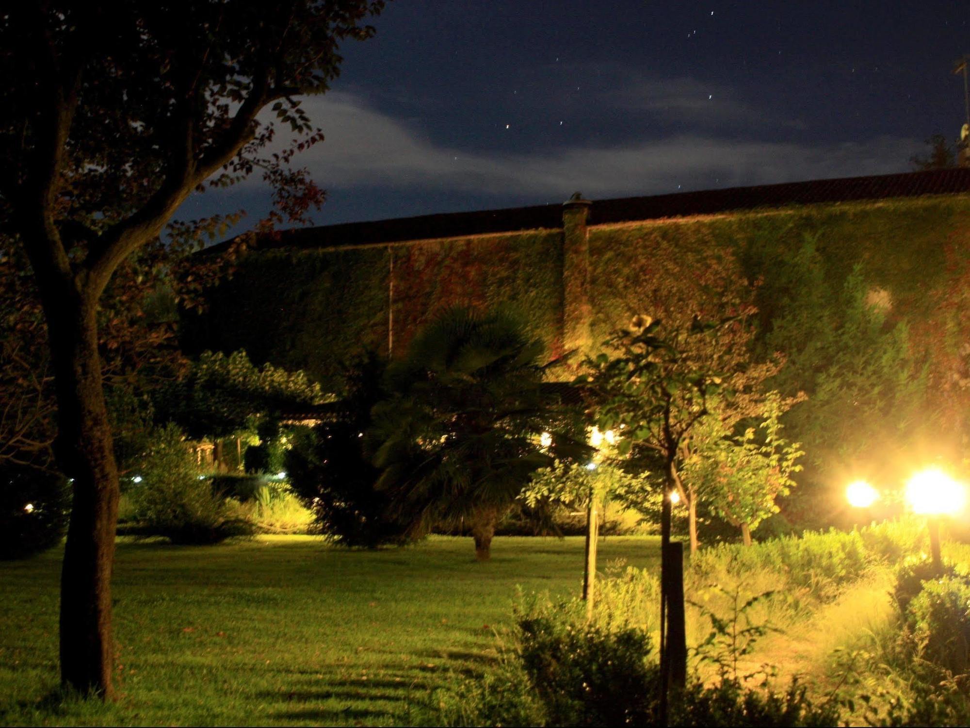 Logis Hotel Restaurant Les Norias Cazilhac  エクステリア 写真